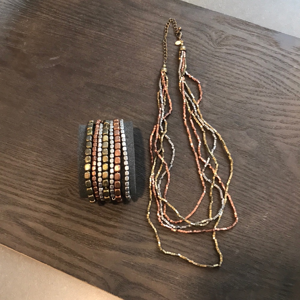 Mixed metal necklace and stretch bracelets